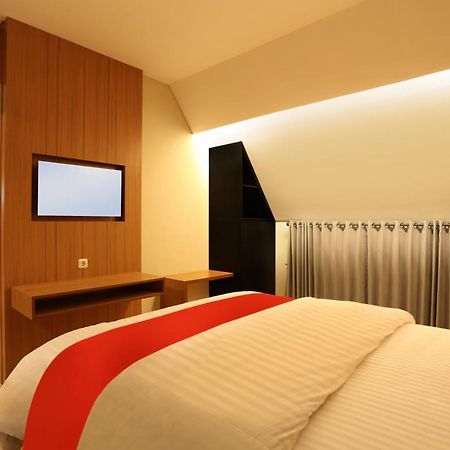 Adotel Jakarta Luaran gambar