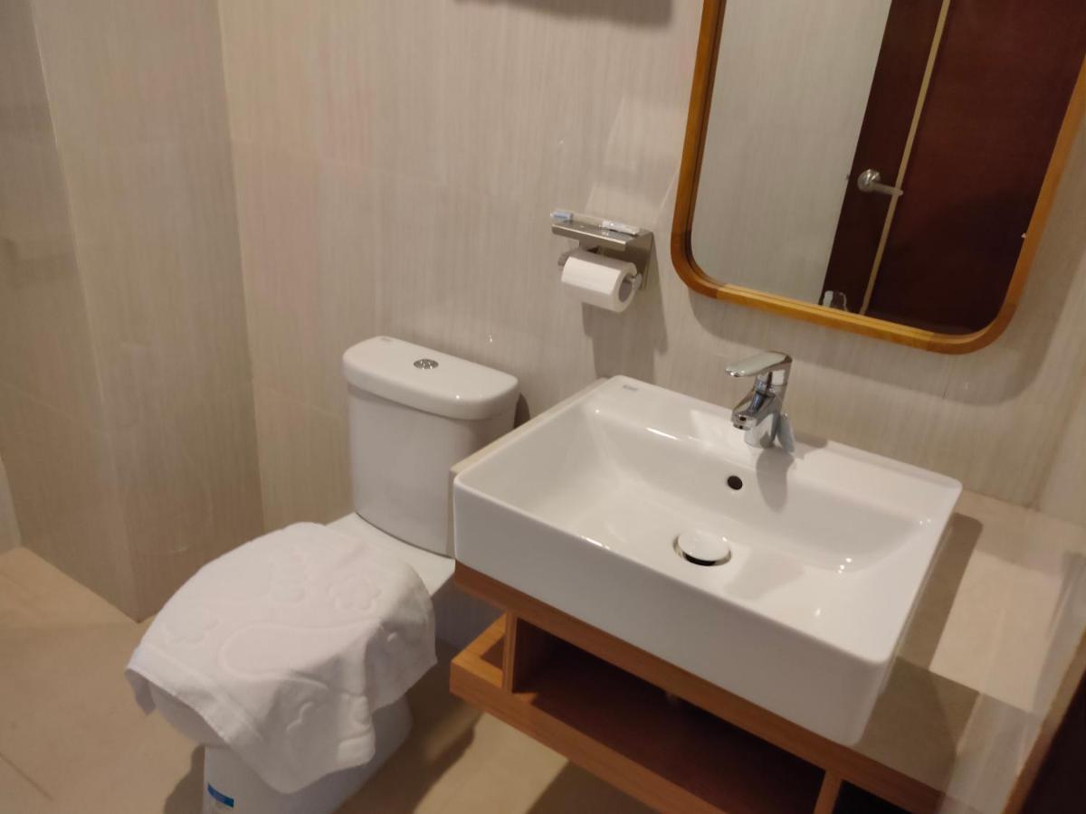 Adotel Jakarta Luaran gambar