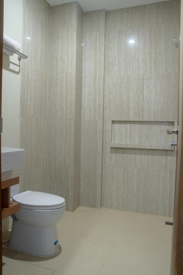 Adotel Jakarta Luaran gambar