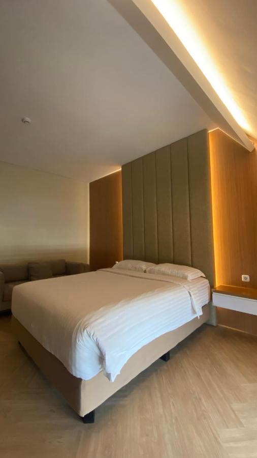 Adotel Jakarta Luaran gambar